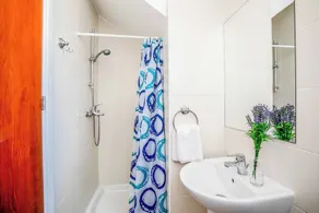 Villa White Moonflower - Image 4