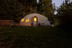 The Eugene Dome: Wine Country, Nature, Hobbit Home - Image 5