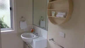 Hébergement indépendant pour couples avec vue spectaculaire sur la vallée - Image 2
