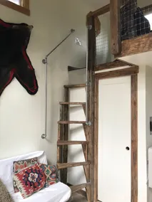 Sur un domaine de 40 acres, baignoire extérieure, foyer, hamacs, animaux domestiques! - Image 2