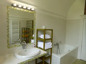Magnifique Maison de Famille 300m² Dans un Parc de 3hc Avec Rivière et Piscine - Image 4