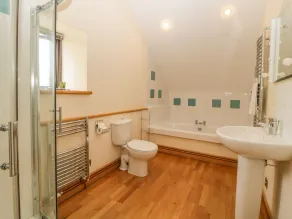 MEADER BARN, pet friendly, luxury holiday cottage in Tavistock - Image 2