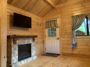 Lakewood Park Campground - Luxury Cabin - Image 2