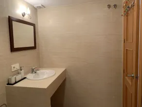 Moderno appartamento duplex con vista mare e montagna - Image 3