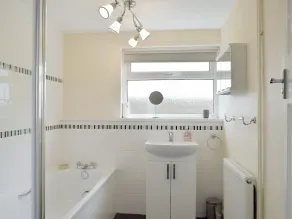 3 bedroom accommodation in Frostenden, near Beccles - Image 4