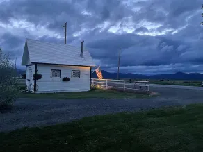 Cozy Cottage Close to Crater Lake - Image 5