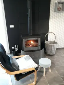 BETWEEN LAKES AND MOUNTAINS - DETACHED HOUSE AIR-CONDITIONED 3-BEDROOM WITH ENCLOSED GROUNDS - Image 2