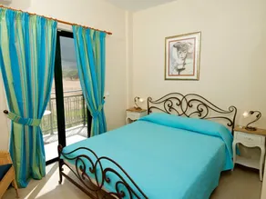 Nefeli (2 Bedrooms, Sleeps 4 upstairs) - Image 5