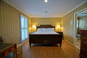 Beautiful custom home on 1.5 acres with large heated saltwater pool and spa! - Image 4