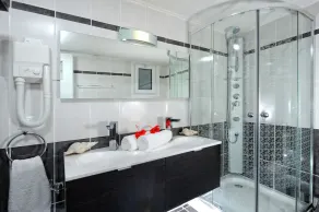 Family 1 Bedroom Apt with Washing Machine for 5 - Image 2