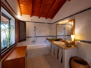Maison de campagne en Sardaigne, rénovation complète en 2006 - Image 3