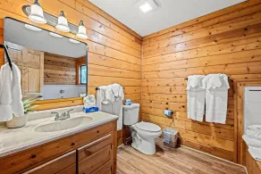 Private 3BR/ 2BA Beauty near Dollywood! Hot Tub, Wi-Fi, Games - Image 4