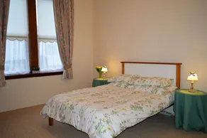 Budget apartment accommodation in Dunoon Sleeps 5 in 2 bedrooms - Image 4