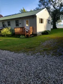 Cozy three bedroom cottage on Lake Canadarago - Image 3