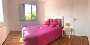 FAMILY HOME WITH ENCLOSED GARDEN IN A QUIET LOCATION: 5 MINUTES' WALK FROM THE BEACH & THE GR34 - Image 5