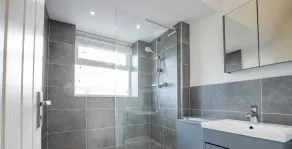 Newly refurbished apartment in city centre - Image 2