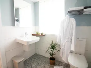Luxury Villa Six Suites Private Path to Sea - Image 4