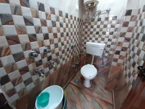 Private Luxuary Studio apartment with fully equipped kitchen & attach washroom - Image 5