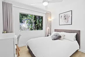 Hillside in the heart of Burleigh! - Image 4