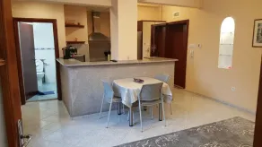 Um acolhedor apartamento central com dois quartos - Image 2
