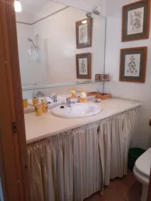 Villa with a private pool and two porches, 600 m from the beach in Pinar de Costa - Image 3