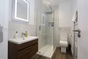Modern , stylish one bedroom apartment in the centre of Dollar - Image 2