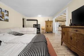 Pretty villa with above ground pool, magnificent sea views - Image 4