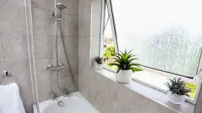 Hillingdon UB10 - Classic 3 Bedroom/ 2 Bathroom House - Image 4