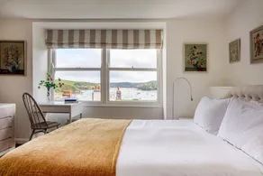 Stone cottage in central Salcombe sleeps 8 - Image 4