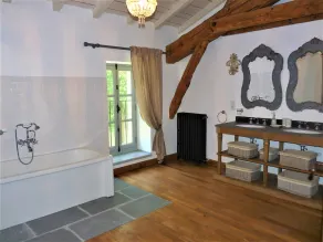 Stabil hytte til 8 personer med privat pool - Image 4