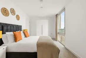East Village Luxury Apartment - London - Image 4