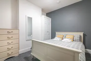Platform Port Area Apartments - Image 5