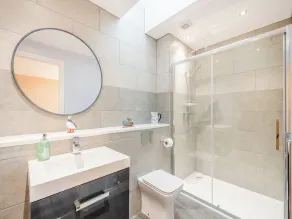 2 bedroom accommodation in Ayr - Image 2