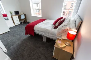 Beamont House - Four bedroom all en-suite house - Image 5