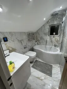 Elegant 4 Bedroom Detached House - Image 5