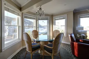 Glenmore Plaza Hotel - Image 2