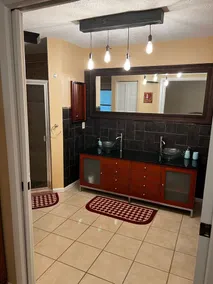 Spacious Vacation Getaway on Canal close to Beach - Image 3