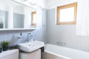 Chasa Fabulusa: Modern 2.5-room apartment in the centre of Ftan - Image 2