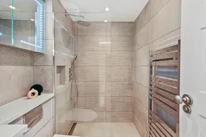 Cleveland Street by Aeria Apartments - Image 2