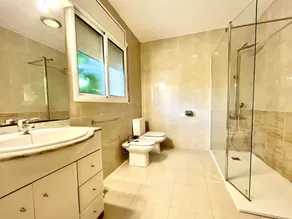 Avondale, close to the beach, ideal for families - Image 2