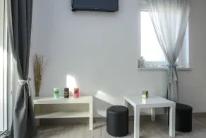 Deluxe Apartment with Terrace and Pool - Image 2