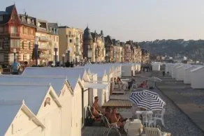 Furnished studio overlooking the sea at Mers-les-Bains - Image 1