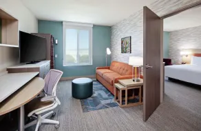 Spacious 2bd 2bth in gated community - Image 3