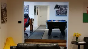 Large Holiday Let Suitable for Families, Groups. Sleeps up to TEN. Games room. - Image 5