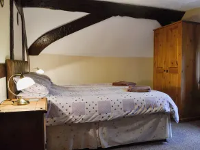 4 bedroom accommodation in Blakeney - Image 4