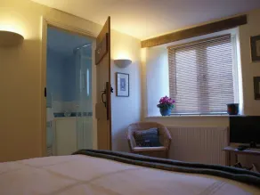 THE BARN, pet friendly, country holiday cottage in Compton Bishop - Image 5