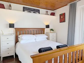 4 Avocet Quay , Emsworth  - sleeps 4 guests  in 2 bedrooms - Image 5
