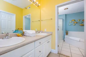 2 Bedroom Lighthouse w Bunk , 3 Pools! Direct Beachfront - Image 2