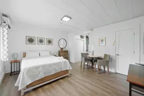 Chic City Retreat 93D - Image 4