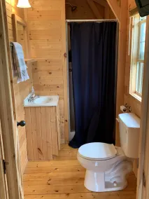 Cozy Cabin with private back yard, located 5 min away from Dale Hollow Lake - Image 3